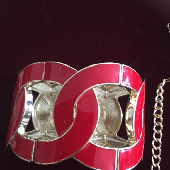 ALL IN REDS - Picture 2 of 8